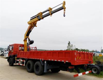 六米一東風天錦隨車吊 小型隨車吊的實用之選